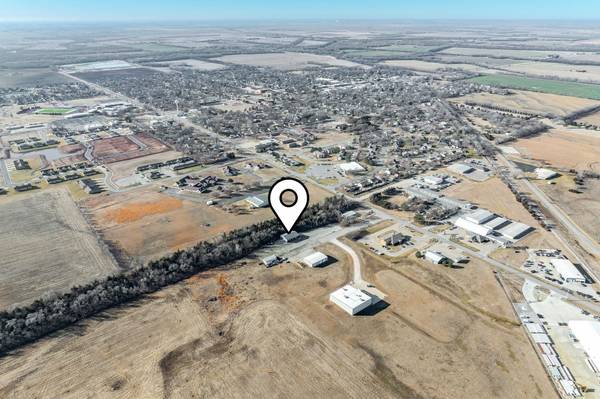 839 E Commercial St, Clearwater, KS 67026