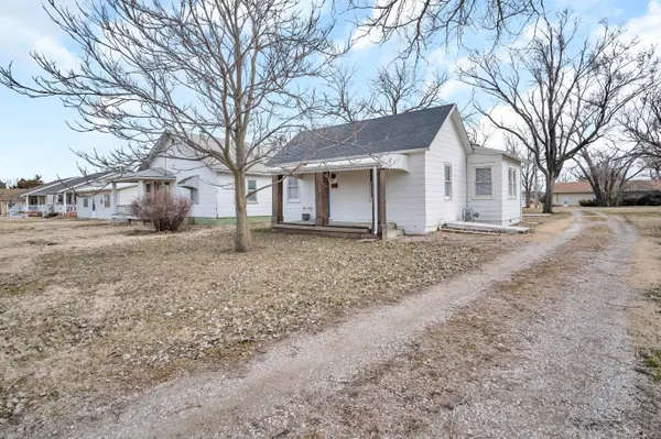 518 N Cedar St, Marion, KS 66861