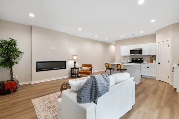 2457 W MacArthur Ct, Wichita, KS 67217