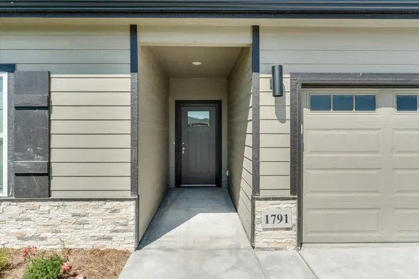 1791 W Redbud Lane, Goddard, KS 67052