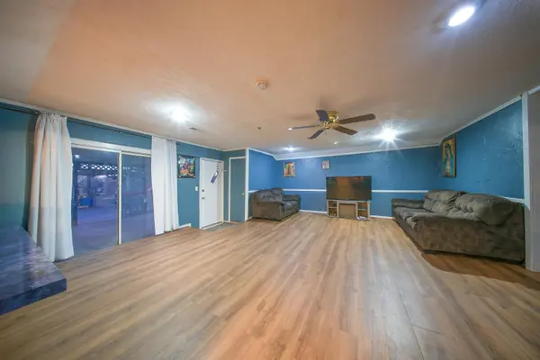 113 S Country Club Rd, Arkansas City, KS 67005