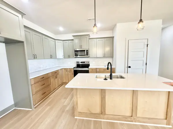 5408 N Toben Ct, Bel Aire, KS 67226