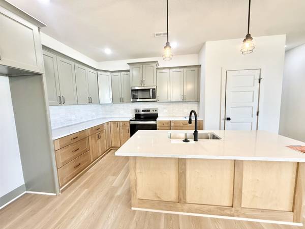5408 N Toben Ct, Bel Aire, KS 67226