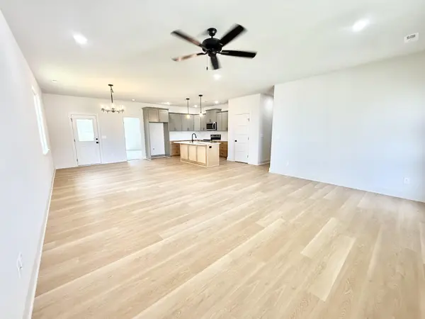 5408 N Toben Ct, Bel Aire, KS 67226