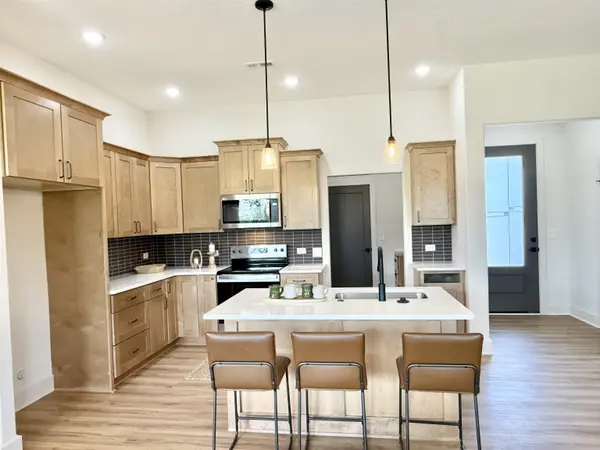 5412 N Toben Ct, Bel Aire, KS 67226