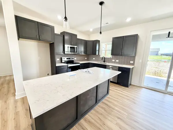 5400 N Toben Ct, Bel Aire, KS 67226