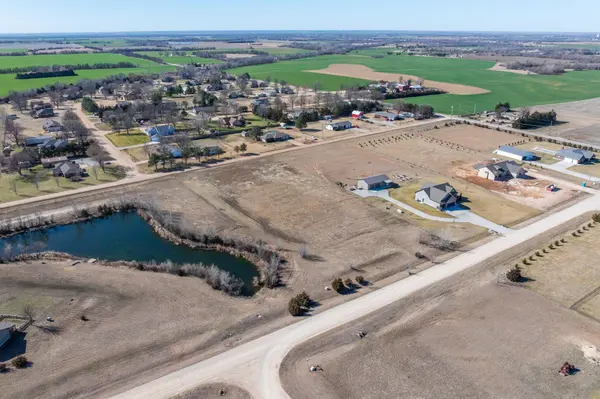 000 W Siedl Dr, Garden Plain, KS 67050