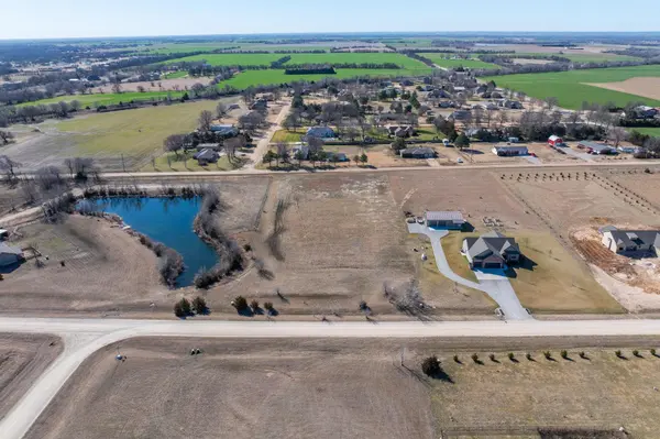 000 W Siedl Dr, Garden Plain, KS 67050