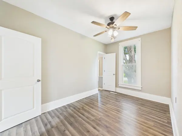 722 W Harvey Ave, Wellington, KS 67152