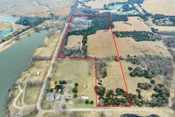 11467 SW Shore Dr, Augusta, KS 67010