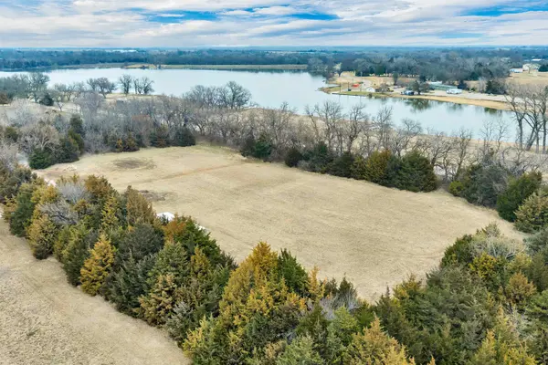 11467 SW Shore Dr, Augusta, KS 67010