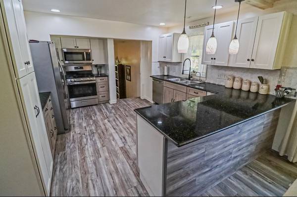 211 N Pine St, Inman, KS 67546