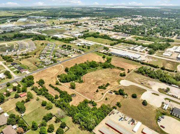222 N Millheisler Rd, El Dorado, KS 67042