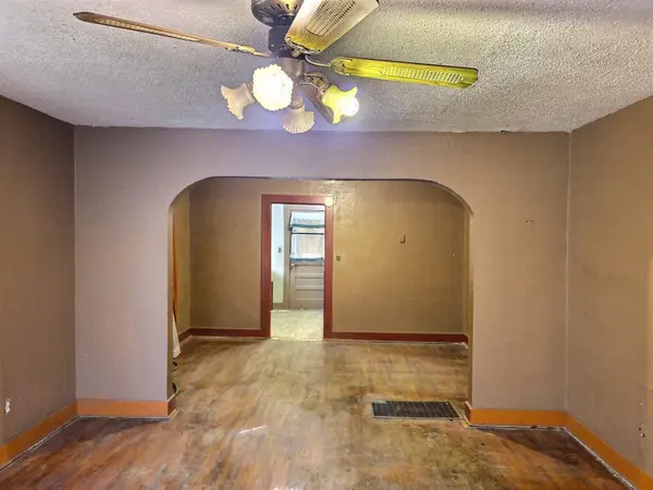 1721 N Grove Ave, Wichita, KS 67214