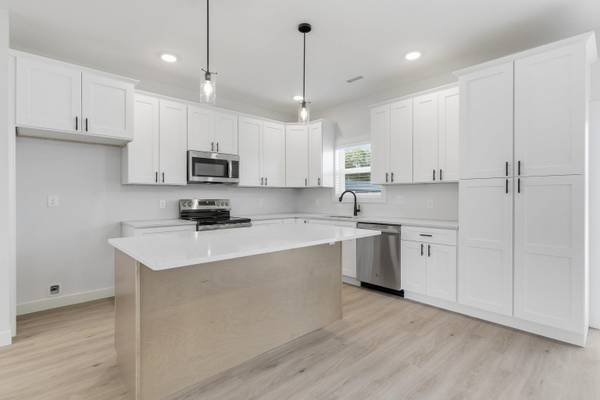 809 Battle Creek Ln, Minneapolis, KS 67467