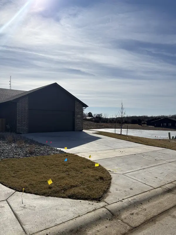 3425 E Thunder, Wichita, KS 67220