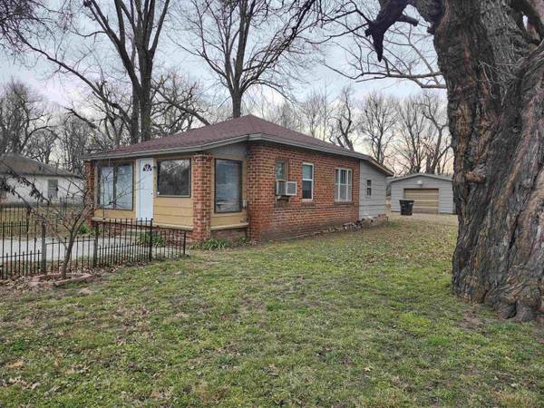 201 S 10th St., Arkansas City, KS 67005