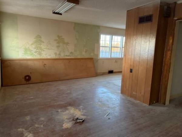 1732 Fairmount St, Wichita, KS 67208