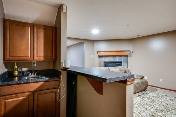 241 S Stoneridge St, Valley Center, KS 67147