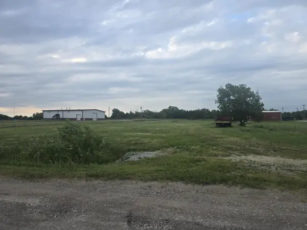 3400 Central Ave, Winfield, KS 67156