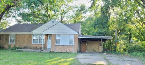 1633 N Pershing St, Wichita, KS 67208