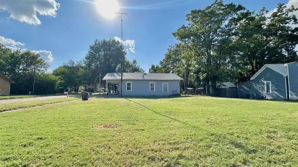 410 E Taylor Ave, Arkansas City, KS 67005