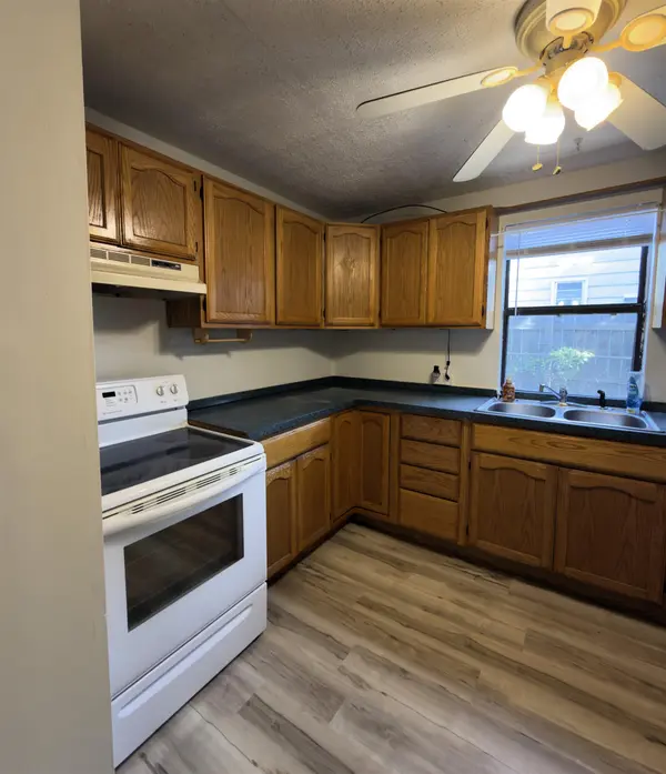 528 N 12th St, Salina, KS 67401