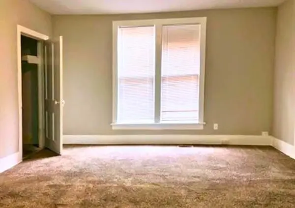 1018 S Main St, Wichita, KS 67213