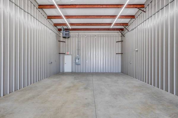 331 S Greenwich Rd, Wichita, KS 67207