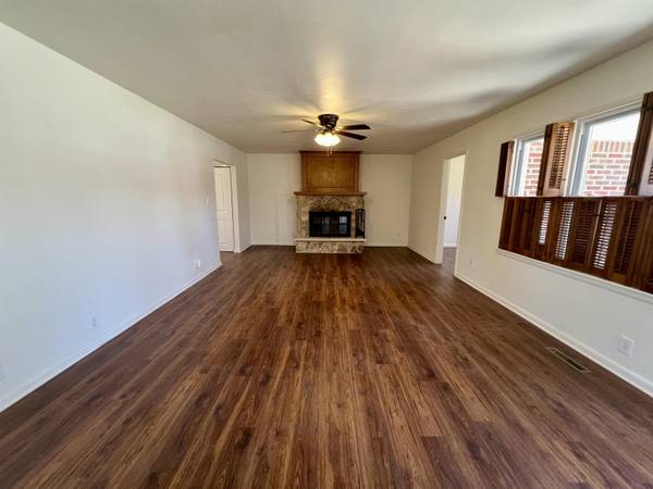607 N 9th, Arkansas City, KS 67005