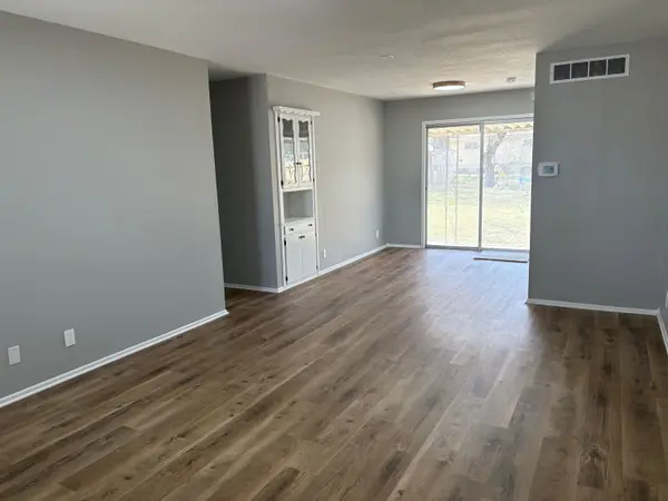 1427 N Community Dr, Derby, KS 67037