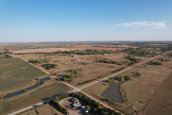 1665 W Bryce Dr., Milton, KS 67106