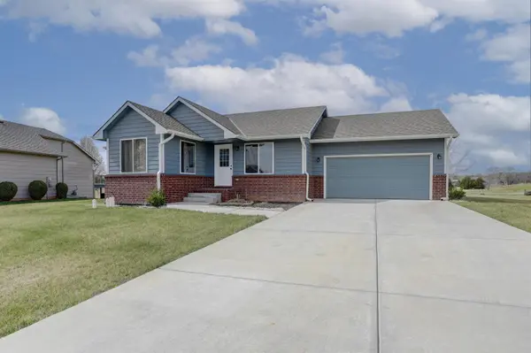 4221 Quail Ridge Dr, Winfield, KS 67156