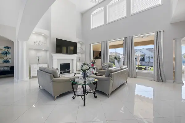 1818 N Burning Tree Cir, Wichita, KS 67230-1406