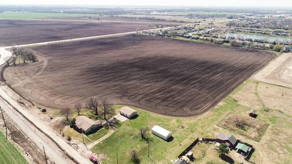 7945 N Seneca St, Valley Center, KS 67147