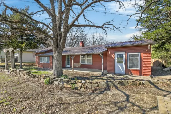 216 E Lakeview Dr, Toronto, KS 66777