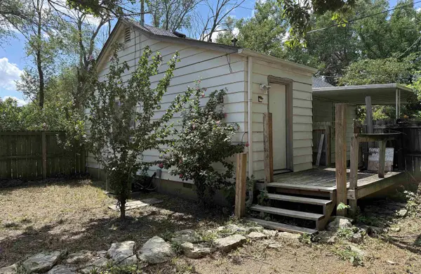5101 E New Jersey Dr, Wichita, KS 67210-1528