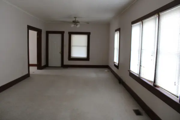 710 E 14th Ave, Winfield, KS 67156