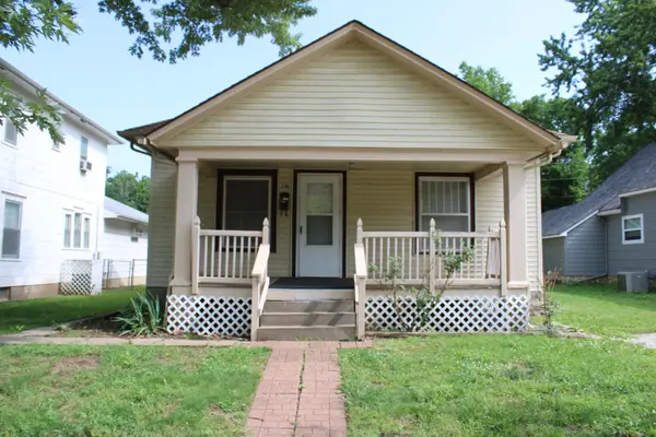 710 E 14th Ave, Winfield, KS 67156