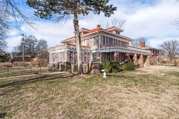 905 N 2nd St, Arkansas City, KS 67005