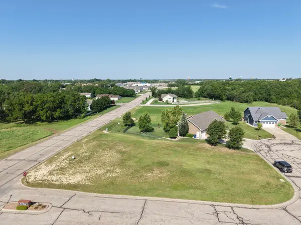 400 Ridge Road, Abilene, KS 67410