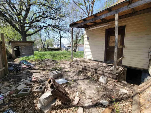 612 N C St, Wellington, KS 67152