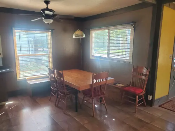 1112 N 4th, Arkansas City, KS 67005