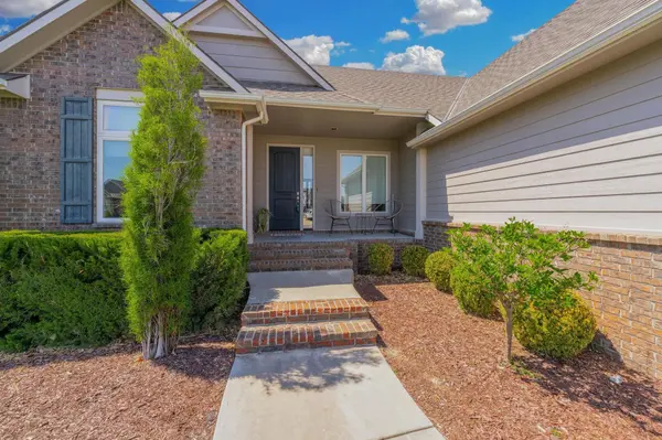 1513 N Shadow Rock Dr, Andover, KS 67002