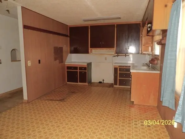 215 S Garfield Ave, Lyons, KS 67554