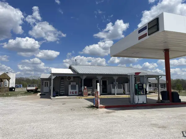 11928 141st Rd, Winfield, KS 67156