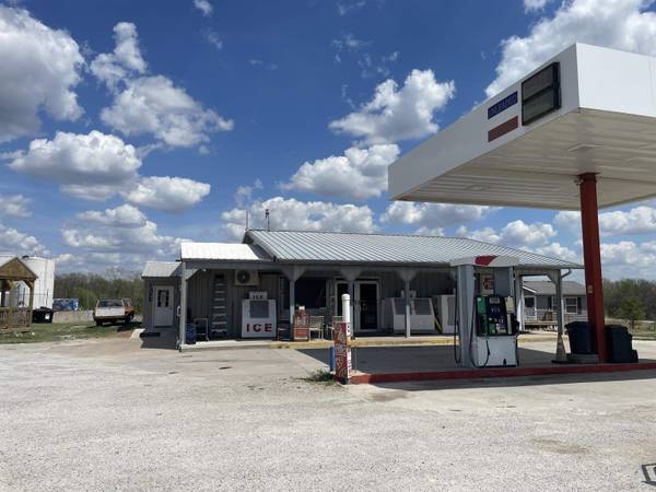 11928 141st Rd, Winfield, KS 67156
