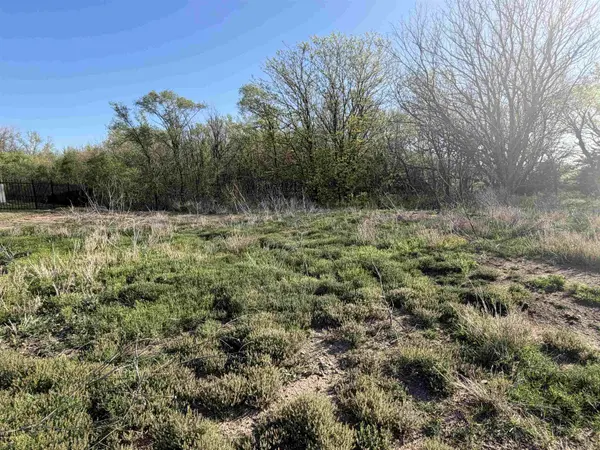 2912 E Kay St, Derby, KS 67037