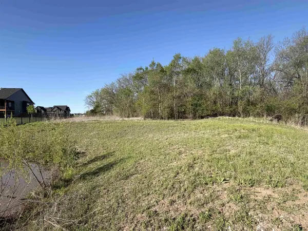2912 E Kay St, Derby, KS 67037