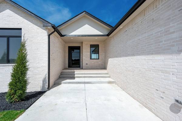 4817 N Bridgewood Ct, Wichita, KS 67226